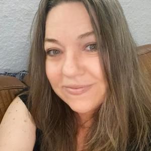 Meet your Posher, Laure